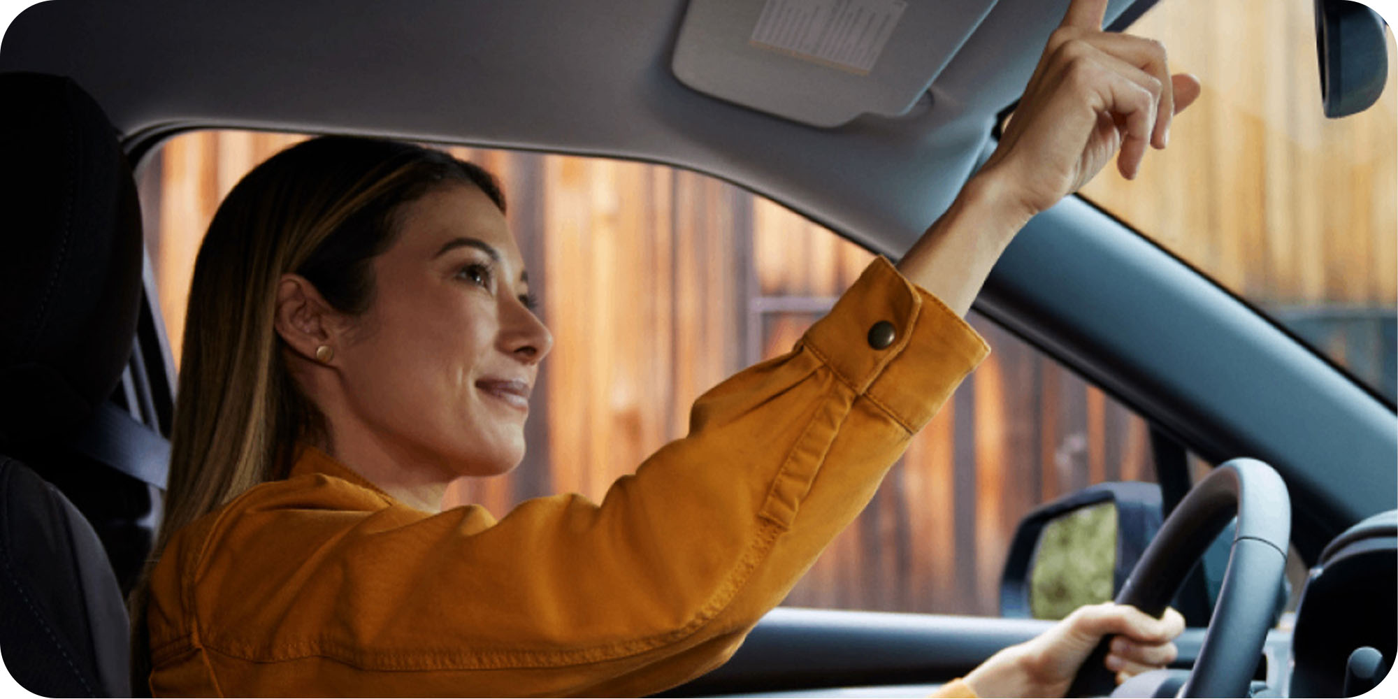Usuario chevrolet usando Onstar desde su vehículo